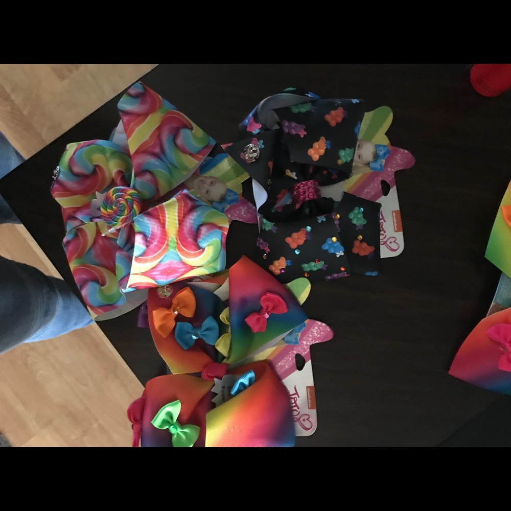 Jojo bows